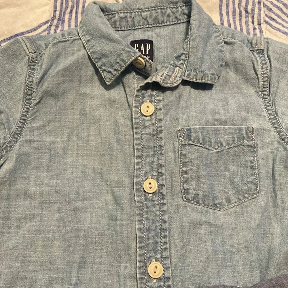 Boys lot of 2T Button Down Shirts Crewcuts, Carter, Gap & Cat & Jack